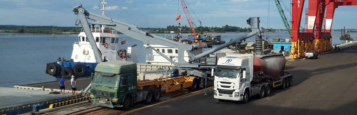 Cement Ship unloader in Vietnam